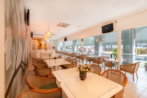 thumbnail: Restaurant