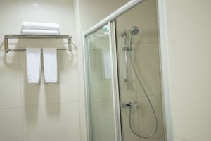 thumbnail: Bathroom shower