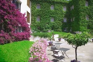 thumbnail: Front of property