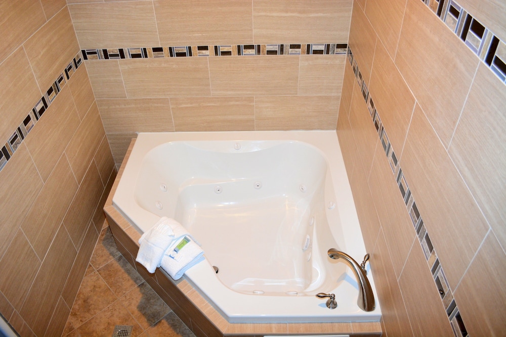 Jetted tub