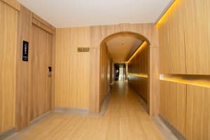 thumbnail: Hallway