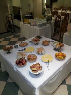 thumbnail: Breakfast area