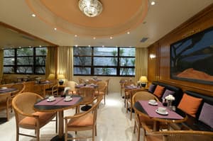 thumbnail: Breakfast area