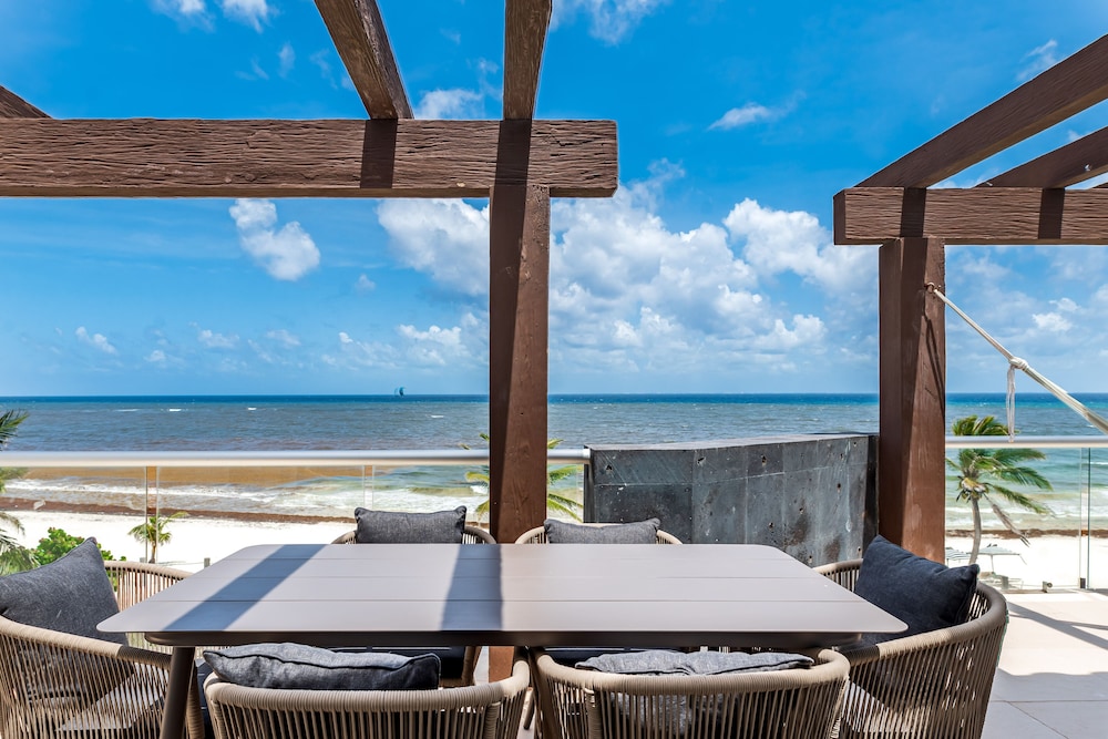 Beach/ocean view