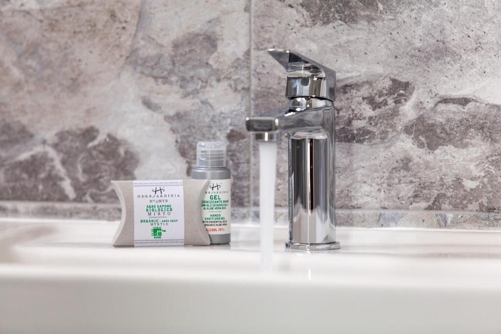 Bathroom amenities