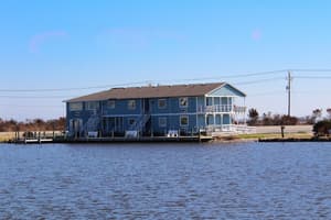 thumbnail: Exterior detail