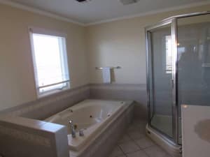 thumbnail: Jetted tub
