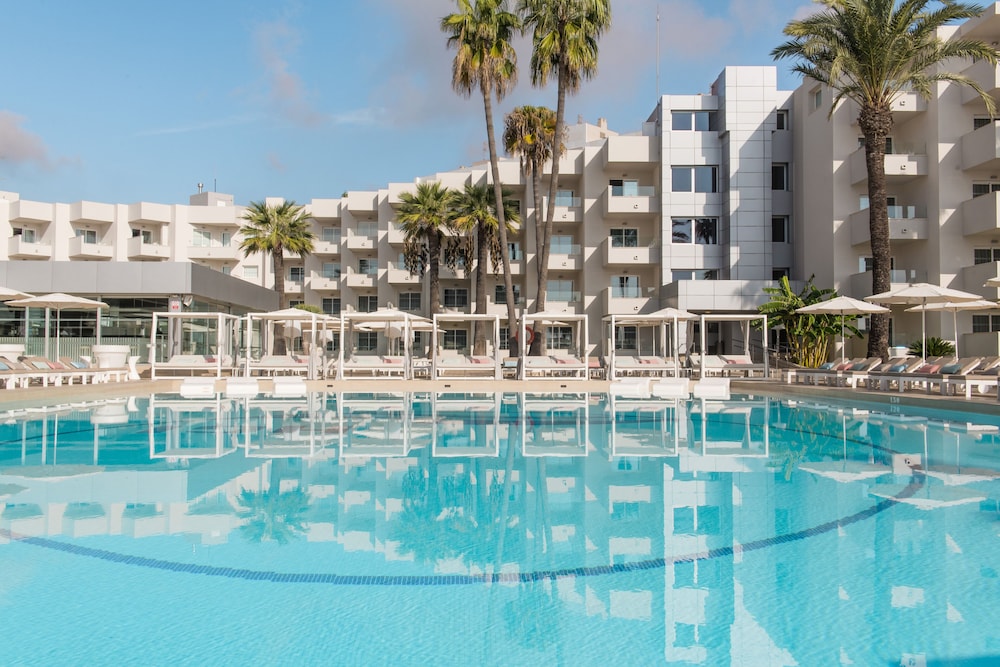 Rooftop pool