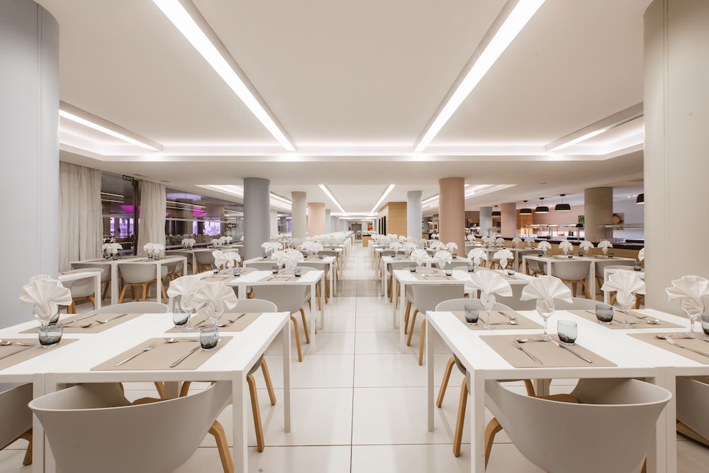 Food court
