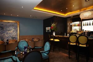 thumbnail: Bar (on property)