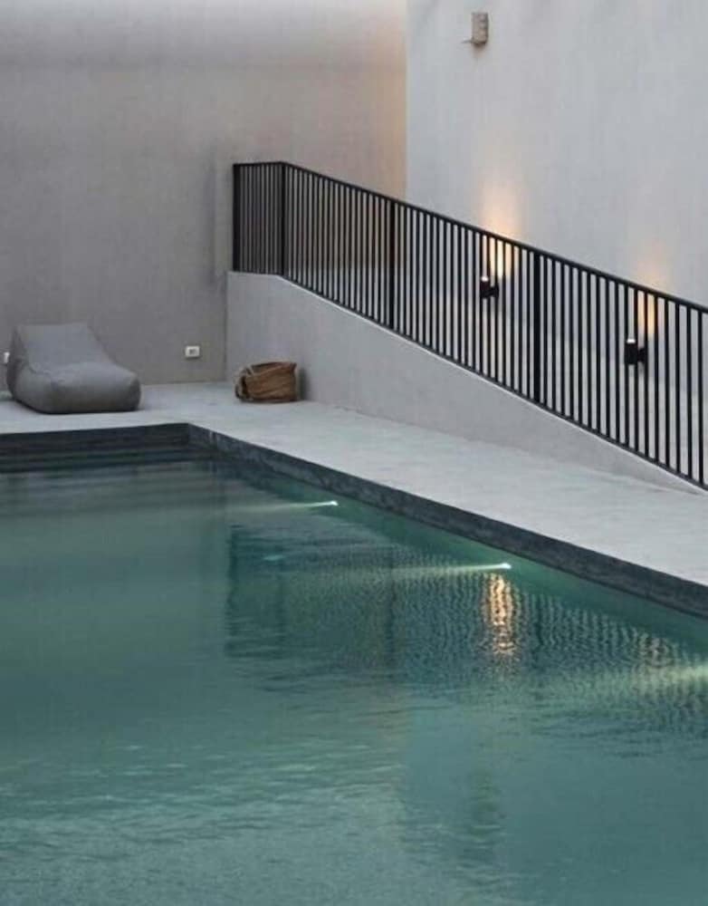 Swimming pool-spa