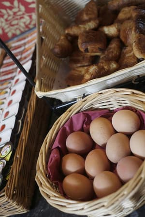 thumbnail: Breakfast area