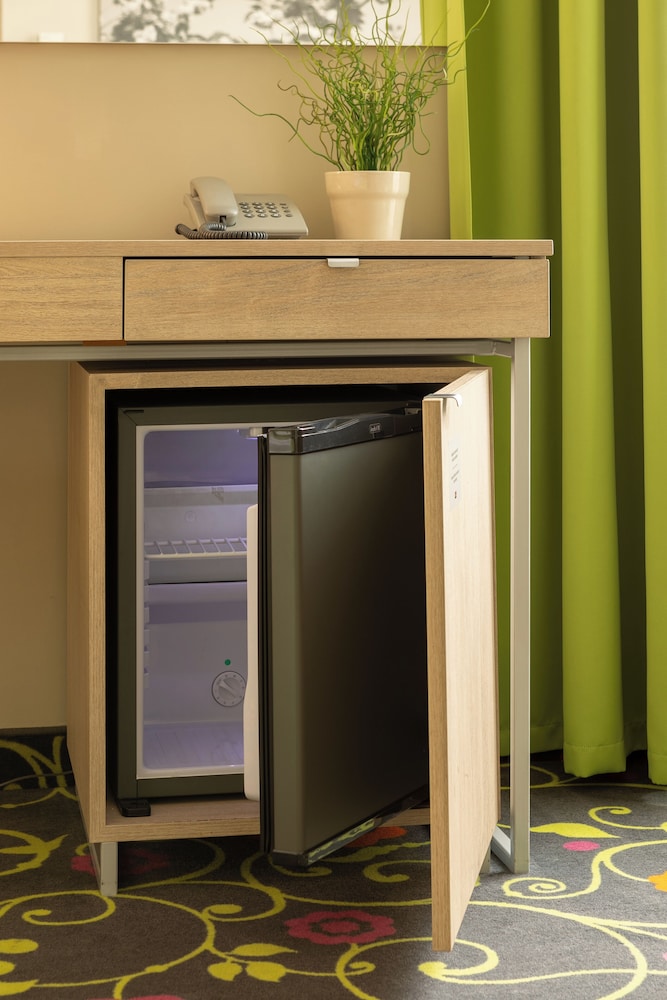 Mini-refrigerator
