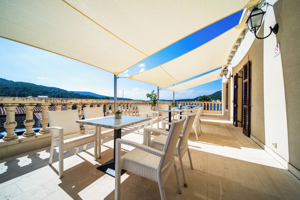 Outdoor banquet area