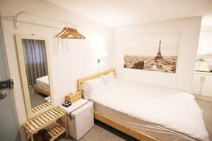thumbnail: Room