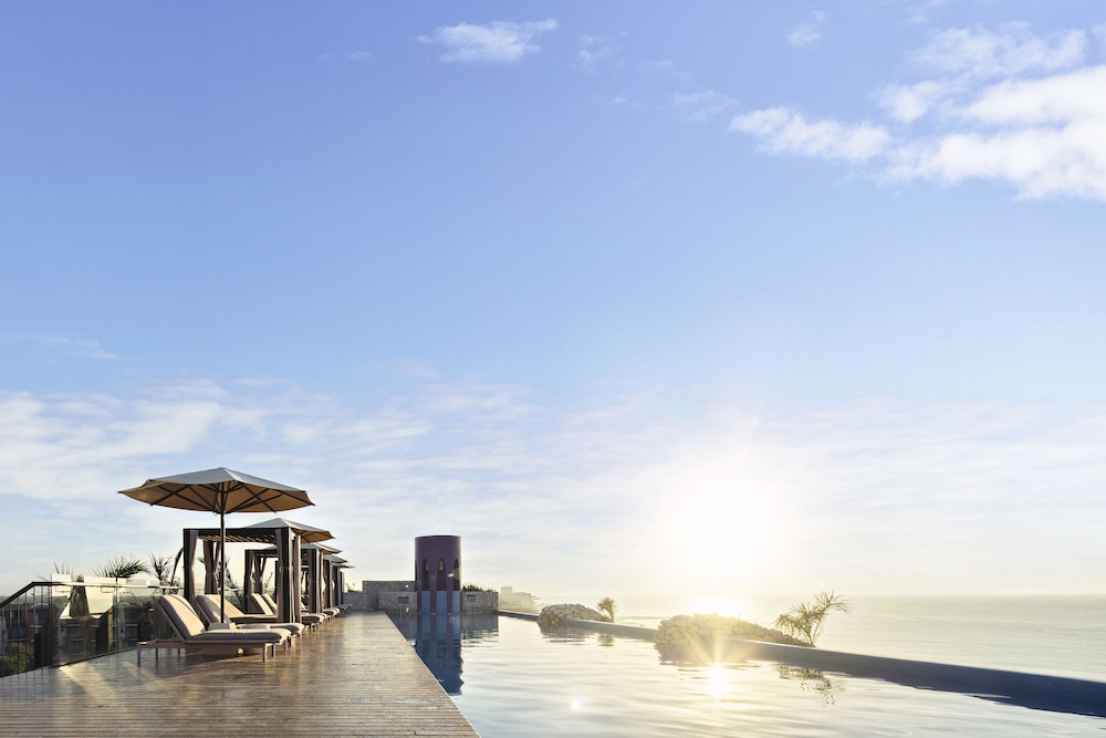 Rooftop pool