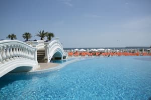 thumbnail: Outdoor pool