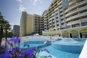 thumbnail: Outdoor pool