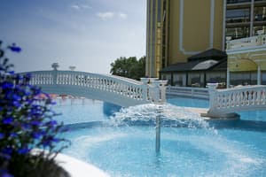 thumbnail: Outdoor pool