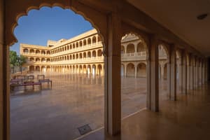 thumbnail: Interior entrance