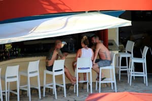 thumbnail: Bar (on property)