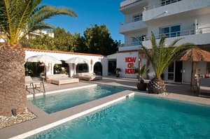 thumbnail: Front of property