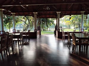 thumbnail: Restaurant