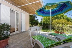 thumbnail: Property entrance
