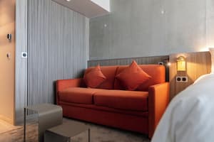 thumbnail: Reception