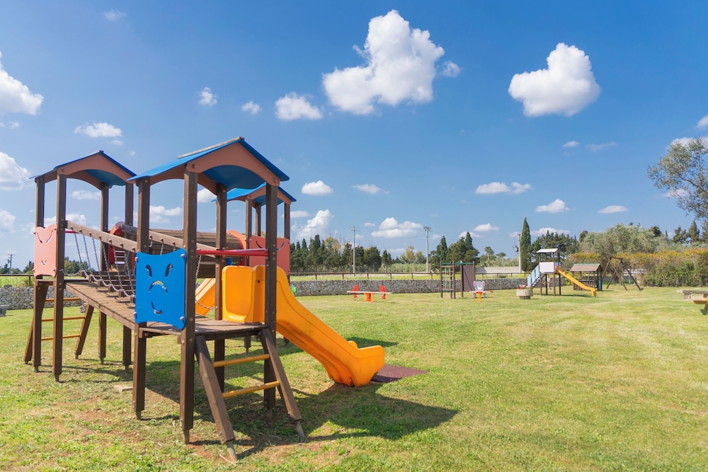 Children's play area - outdoor