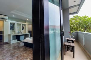 thumbnail: Balcony