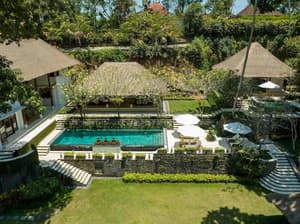 thumbnail: Front of property