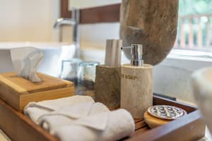 thumbnail: Bathroom amenities