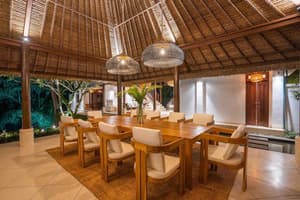 thumbnail: Dining room