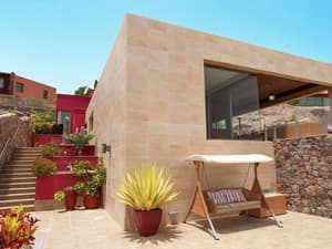 thumbnail: Exterior