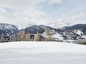 thumbnail: Exterior