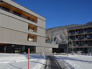 thumbnail: Front of property