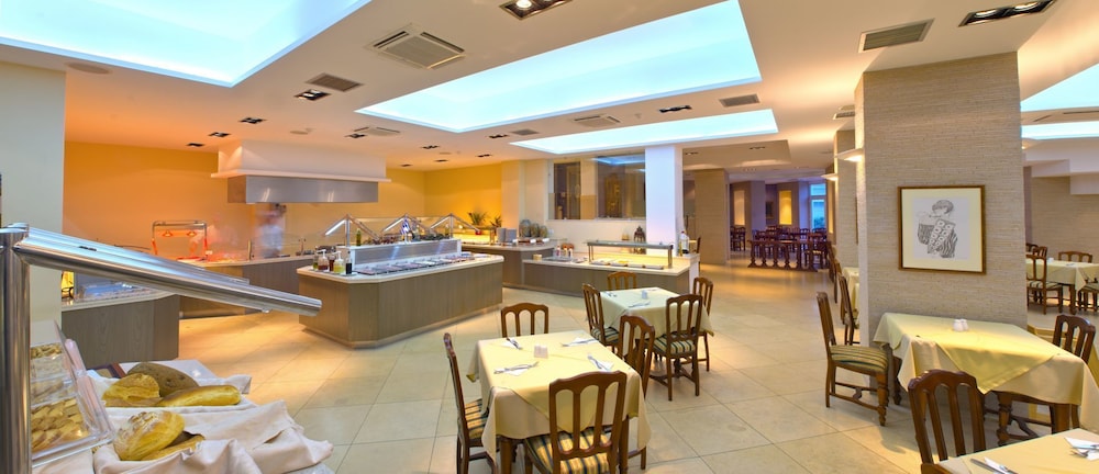 Restaurant-cafeteria