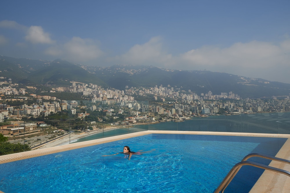Rooftop pool