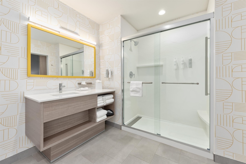 Bathroom shower