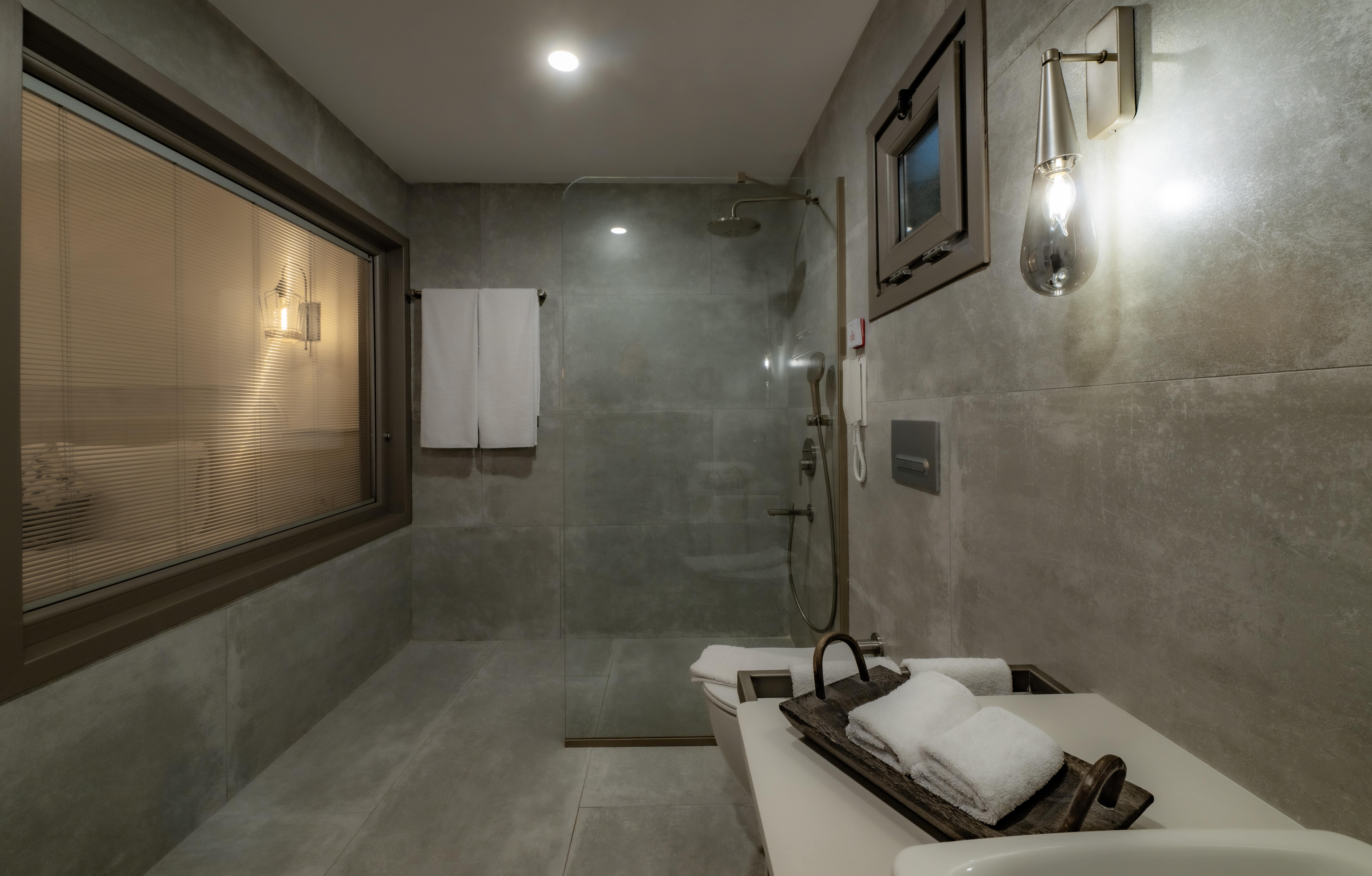 Swimming pool-spa