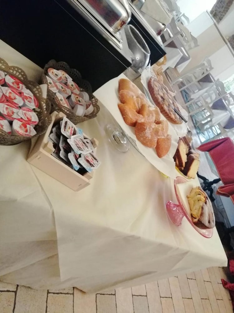 Restaurant-cafeteria