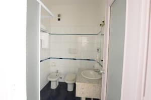 thumbnail: Bar (on property)