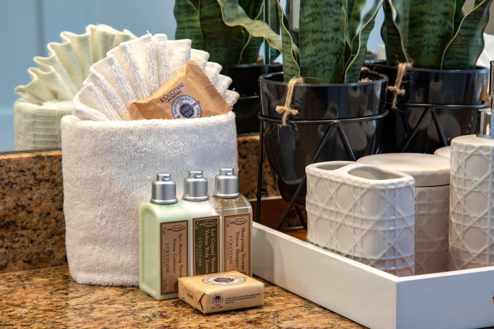 Bathroom amenities