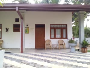 thumbnail: Front of property