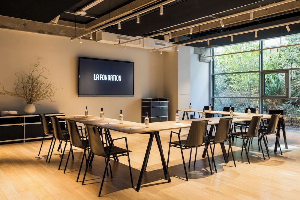 Meeting facility