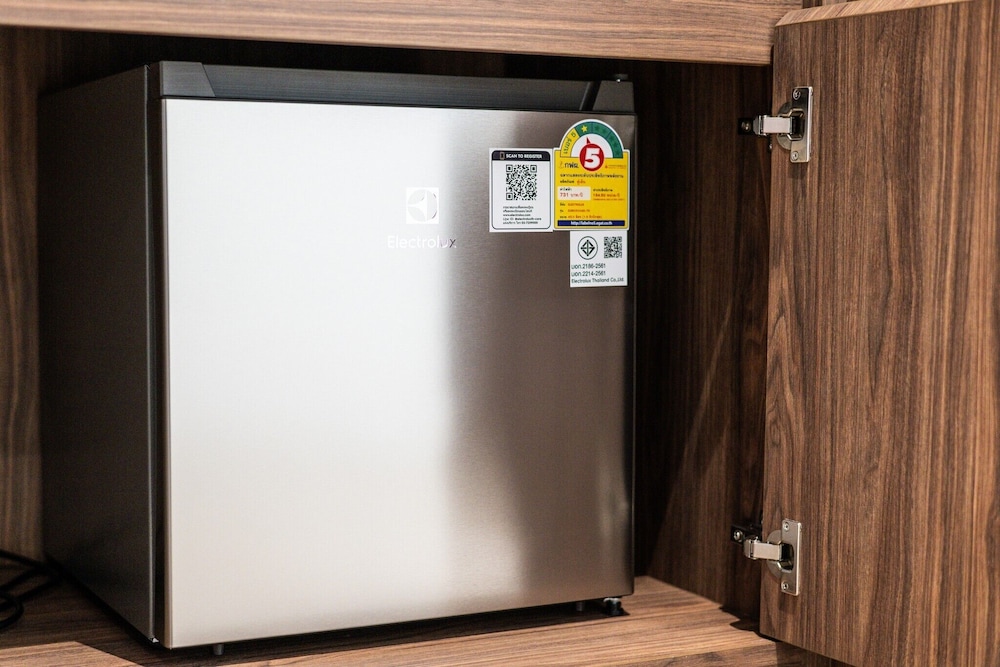 Mini-refrigerator