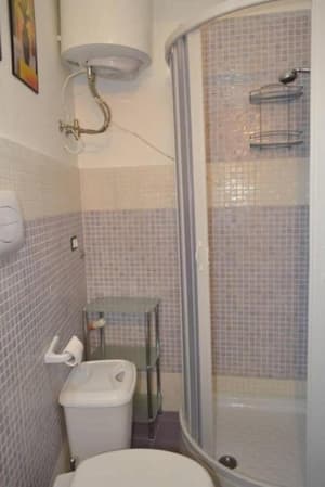 thumbnail: Bathroom amenities