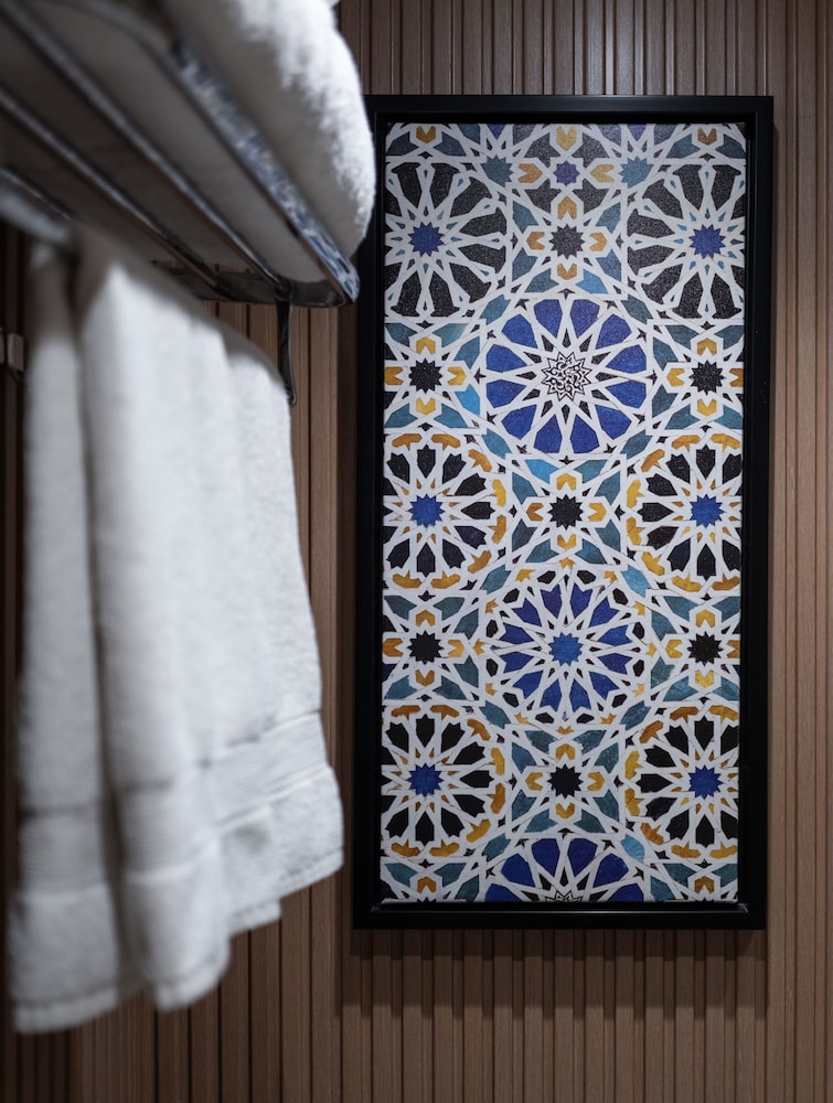 Bathroom amenities