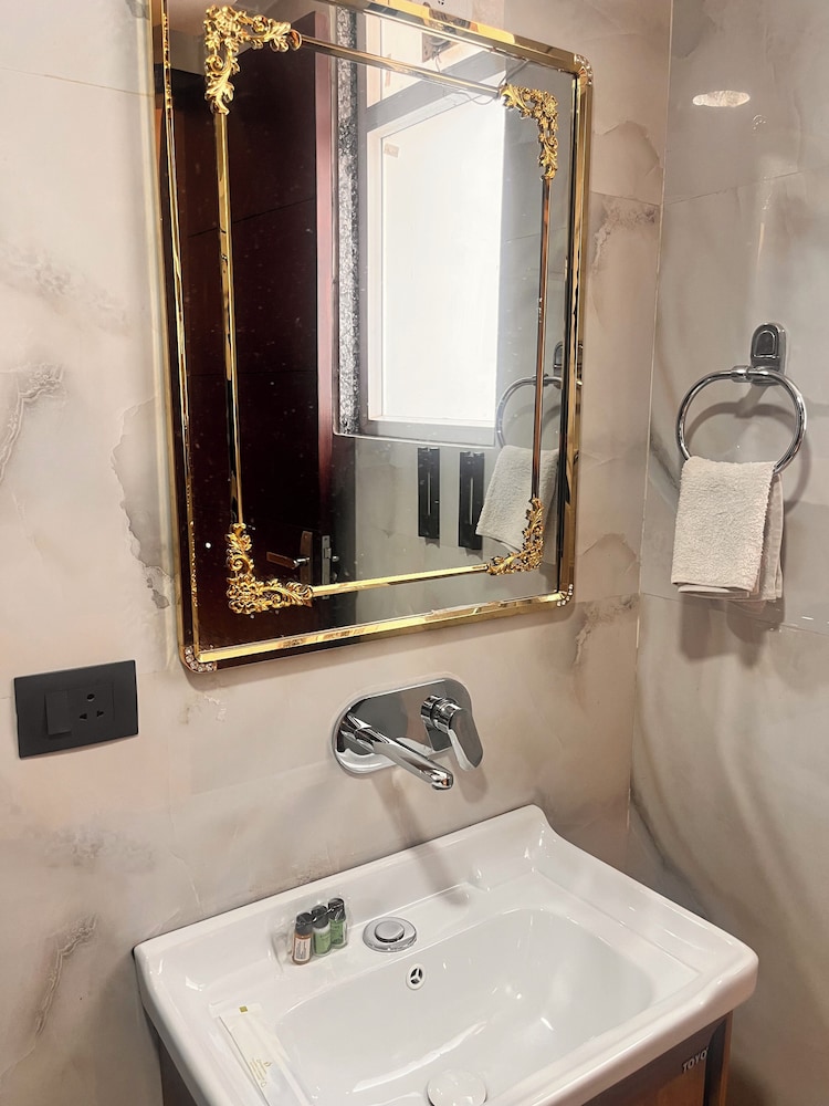 Bathroom sink